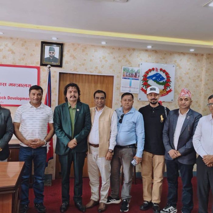 अवैध आयात र महँगो दानाले संकट: नेपाल लेयर्स कुखुरापालक संघको ठोस कदम माग